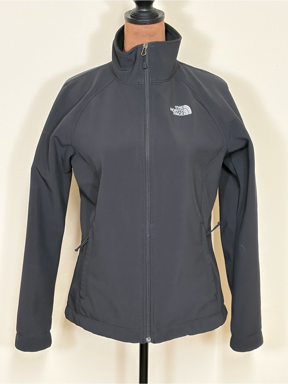The North Face Women's Black Full-Zip Softshell Jacket